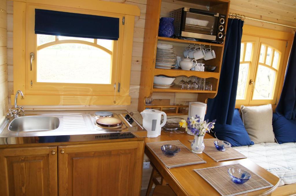 Les Roulottes De Saint-Sulpice Guest House Bilik gambar